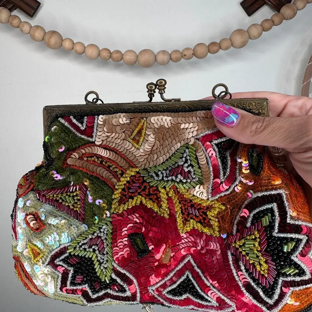 Vintage Bougainvillea Sequined Floral Clutch Metal Clasp Strap Bag